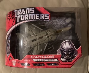 Transformers 2007 Voyager Class Starscream MISB NEW Hasbro Movie Line.