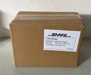 1000x DHL Versand-Etiketten Paket Aufkleber 102 x 207 mm 910-300-710 NEU - Bild 1 von 4