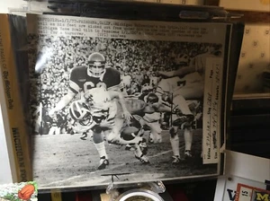1977 Rose Bowl Press Photo Rob Lytle In Mid-Fumble. Excellent Condition. - Picture 1 of 4