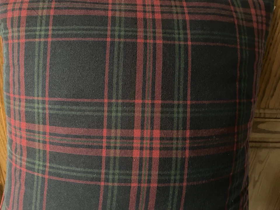 RALPH LAUREN - HOLIDAY RED GREEN PILLOW WITH TAG - NEW - 20 X 20 - Image 1 of 1