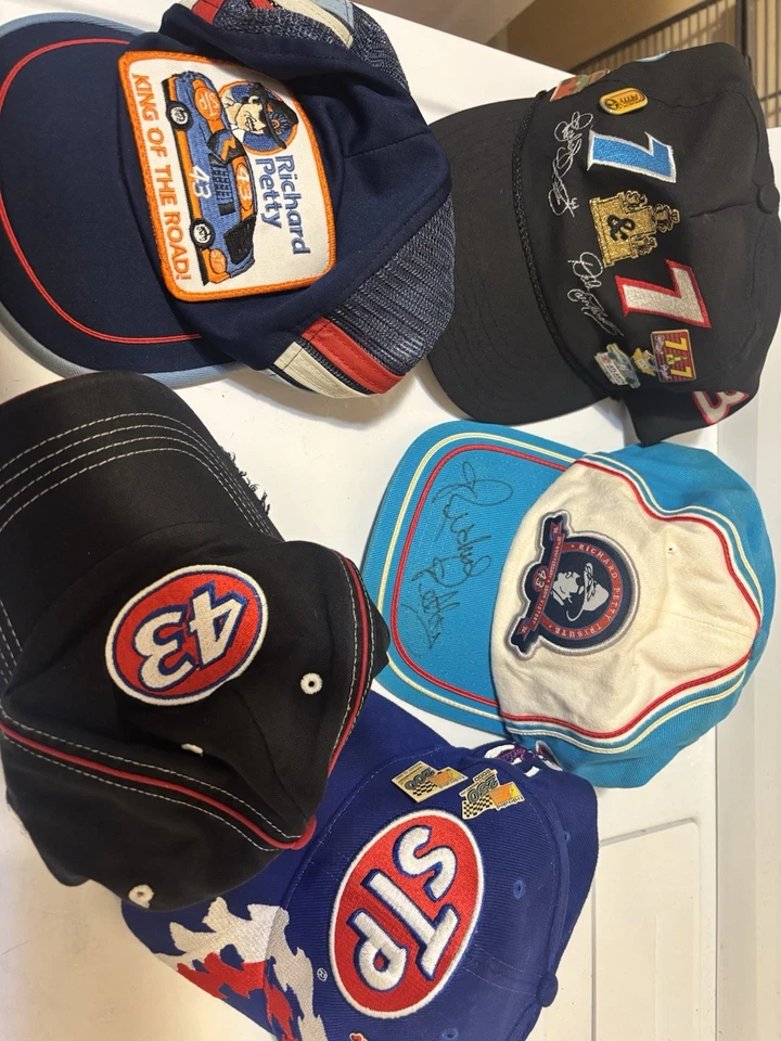 Gorra de Colección Richard Petty Snap Back Ajustable Negra Malla Cuerda Trasera NASCAR Foto 1 de 2