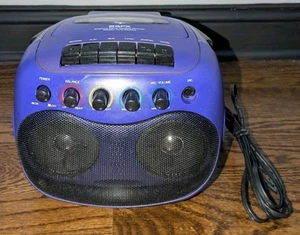 Reproductor de cassette estéreo personal GPX púrpura vintage grabadora canta una caja de pluma larga - Imagen 1 de 5