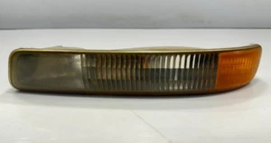 1999-2007 GMC SIERRA/YUKON FRONT LEFT LOWER TURN SIGNAL P/N 16524675 OEM USED - Picture 1 of 8