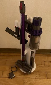 Dyson V6 Akku Staubsauger Mit Viel Zubehör - Bild 1 von 3