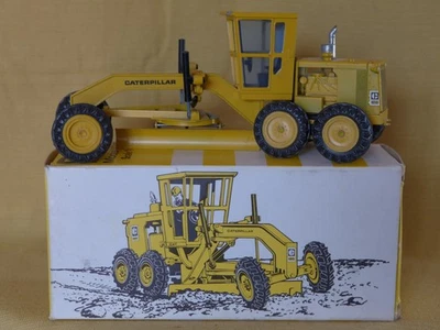 Caterpillar Cat 12G Motor Grader - NZG 1:50 Scale Diecast Model #150 New - Immagine 1 di 4