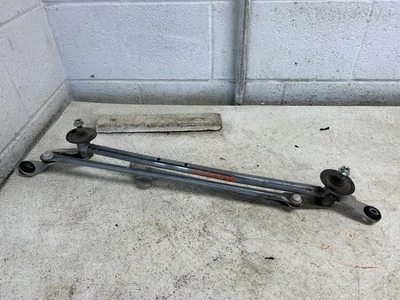 Оригинальная коробка передач стеклоочистителя 2017 NISSAN 370Z  - Изображение 1 из 3