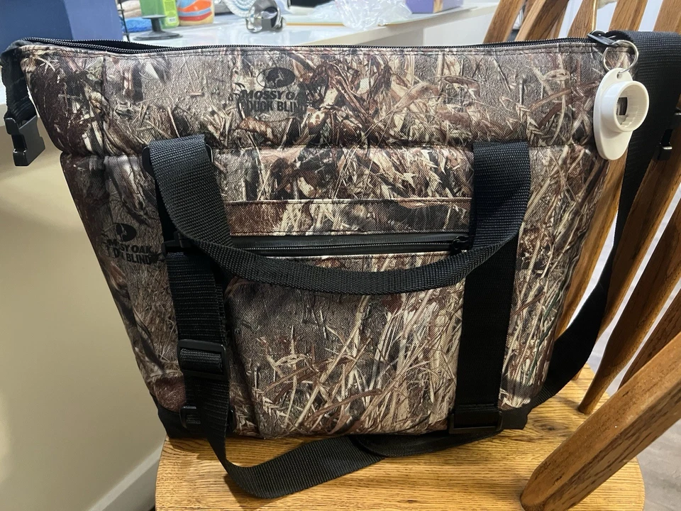 Polar Bear, Mossy Oak Camo, Cooler, 18 X 13 12pack “Duck Blind” & Bottle Opener - Image 1 of 4