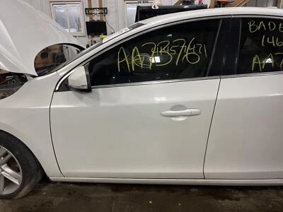 Conjunto de puerta delantera izquierda usado se adapta a: Volvo S60 2015 delantero izquierdo grado A Foto 1 de 4