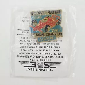 Pin de solapa de colección Indycar 500 carro Bobby Rahal campeón nacional carreras de autos NUEVO - Imagen 1 de 1