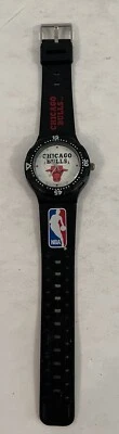 芝加哥公牛队复古 1995 年手表黑色公牛头标志拼字需要电池 — 第 1/4 张图片