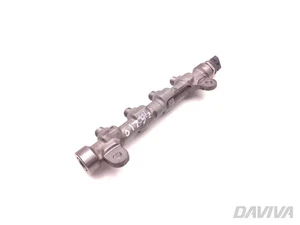 Nissan Navara Riel de inyección de combustible 3.0 dCi 4WD Diesel 170kW (231 HP) - Picture 1 of 11