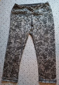 Leggings Capri Medianos The Balance Collection Mujer Estampado Rosa Negros Reversibles - Imagen 1 de 7