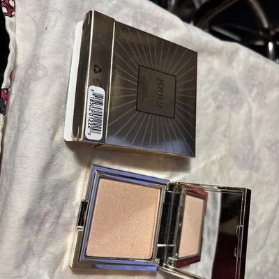 Iluminador en polvo citrino Jouer Cosmetics 4,5 g 0,16 fl tamaño completo Foto 1 de 4