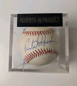 Roberto Hernandez signierter offizieller American League Baseball Fleer Ausstellungswürfel - Bild 1 von 3