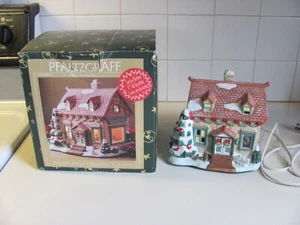 Pfaltzgraff Winterberry Christmas Ceramic Electric House - 1st in Series - 2000 - Picture 1 of 12