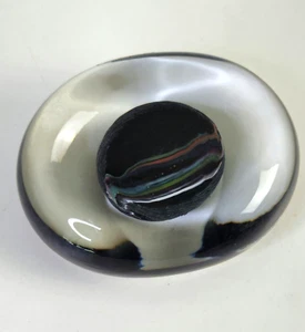 MCM Artista Firmato Bertil Vallien Art Glass Kosta Boda - Fermacarte Atelje - Foto 1 di 5