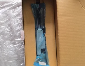 1PC New in box KEYENCE GT2-H32 Displacement sensor - Picture 1 of 3