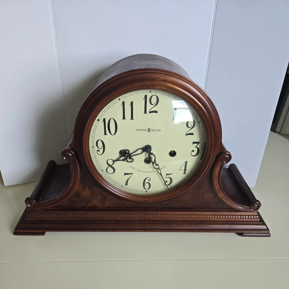 Reloj Howard Miller Palmer Mantel 630220 Windsor Cherry Palmer Hecho en EE. UU. Foto 1 de 4