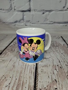 VTG Disney Mickey Minnie Mouse Pluto Beach Date Ceramic Coffee Cup Mug Applause - Picture 1 of 5