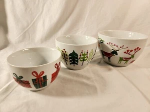Crate & Barrel Christmas Holiday Nesting Bowls Reindeer Jenny Bowers 3 Pc Set - Picture 1 of 15