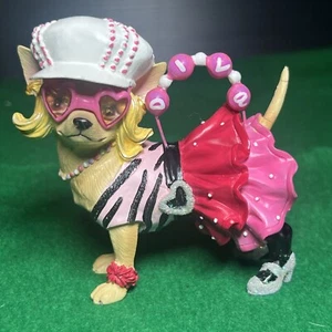 AYE CHIHUAHUA Glamour Diva With Sunglasses Figurine Westland - Picture 1 of 10