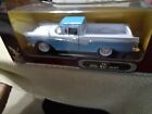 1:18 Die Cast Metal Road Collection 1957 Ford Ranchero Blue/White Nos