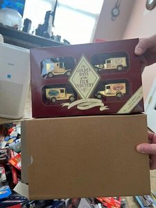 Lledo The Golden Days Of The Film Industry 24 Carat Gold Set Diecast 4838 - Picture 1 of 1