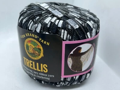 Enrejado marca Lion #301 vida nocturna - negro blanco plata gris hilo escalera 50 g 115 años Foto 1 de 4