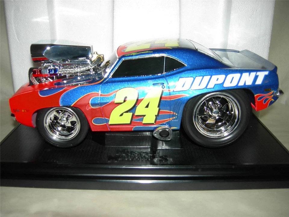 # 24 JEFF GORDON 69 CHEVY CAMARO 1 0F 1576 TOTAL PRODUCTION  ACTION MUS. MACH - Image 1 of 1