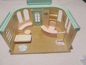 Clínica de campo Sylvanian Families - Imagen 1 de 4