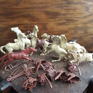 Vintage Fort Apache Marx Plastic Horses & Saddles Lot Roy Rogers Horse Toy Lot