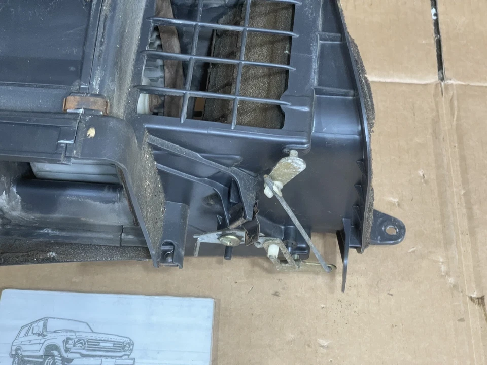 Carcasa del motor del soplador 87130-90A01 OEM 1980-1987 Toyota Land Cruiser BJ60 FJ60 Foto 1 de 4