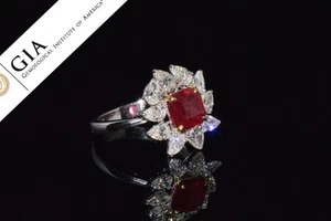 Anello in oro massiccio 18 carati GIA naturale 3,38 CTS VS F diamante rubino del Madagascar non riscaldato - Foto 1 di 15