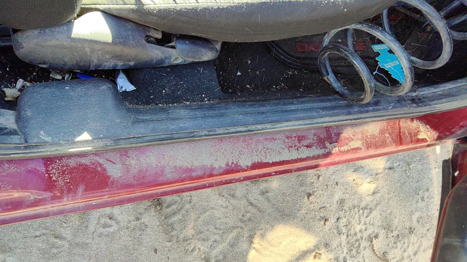 Dodge Neon Passenger 2004 umbral inferior derecho moldura panel de moldura OEM negro Foto 1 de 3