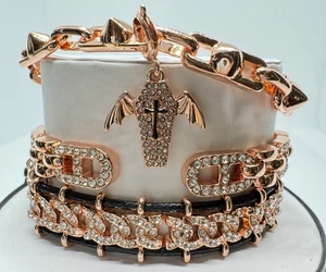 Bomb Party Halloween 2025 Stack - ST52812 Glampire Nights - Dije ataúd - Imagen 1 de 5