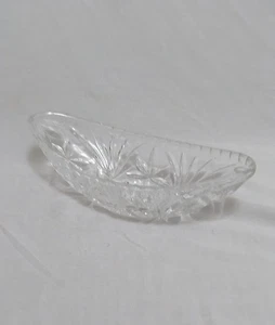 Vintage Pressed Clear Glass Oval and Curved Up Relish Nut Candy Serving Dish - Picture 1 of 6