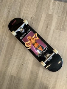 Britney Spears Welcome Skateboard Complete - Picture 1 of 7
