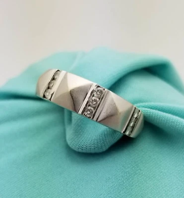 Vintage 14K White Gold Multi-Channel Diamond Wedding Band-Earth Mined-0.18TCW - Image 1 of 4