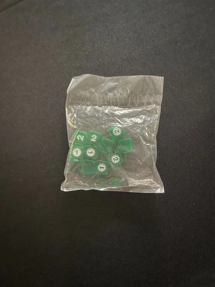 Dados Mage Wars verdes sellados en bolsa Foto 1 de 1