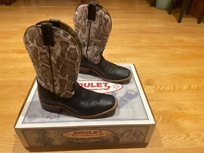 Boulet Botas Vaqueras Mujer 6.5C.  Piel de serpiente bicolor y negro. Puntera cuadrada. Foto 1 de 4