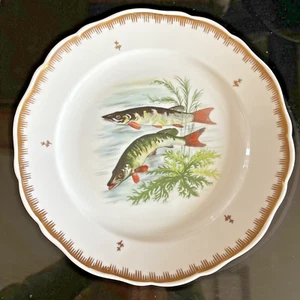 Plato de cena de porcelana pintado a mano con patrón de pescado hecho en Francia borde dorado - Imagen 1 de 6