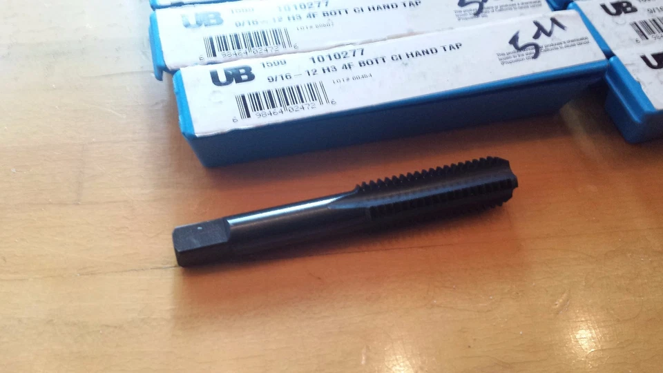 9/16" x 12 Bottom Tap 4 Flute  (928-5-4) - Image 1 of 1