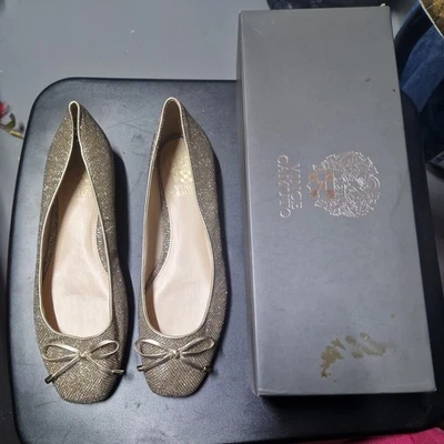 VINCE CAMUTO SIGNATURE BRAYDEE GOLD COMB GLITTER FLATS Size UK 7.5/ US 9 - Image 1 of 4