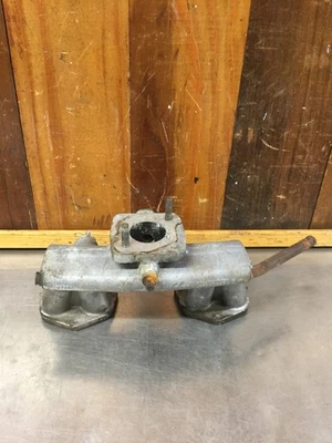 Triumph Spitfire 1500 • Оригинальный впускной коллектор. #V3296. На запчасти. KT1676 - Изображение 1 из 4