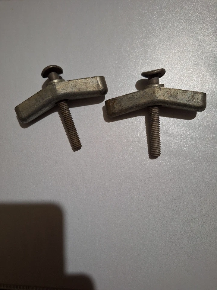 Tuercas de mariposa con mango de empuje para cortacésped original de colección OEM, par Foto 1 de 2