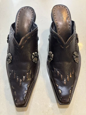 Vtg Women's BCBGirls Brown Leather western mules, Sz. 7.5/37.5, gold/bronze trim - Image 1 of 4