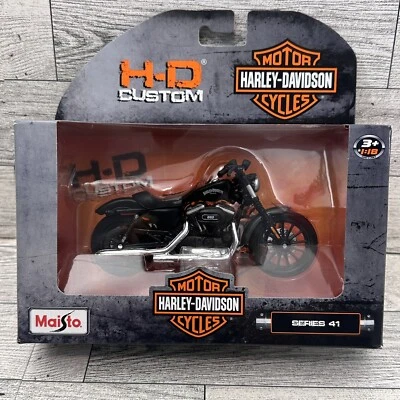 Maisto H-D Custom Harley  Davidson  Series  41 1:18 Scale 2015 Street 750  - Image 1 of 4