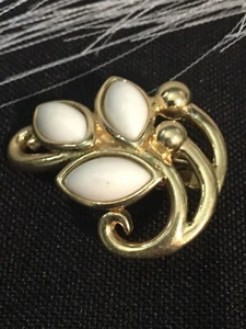 Vintage TRIFARI Signed White Cabochon Gold Tone Comfort Clip on SINGLE Earring - Picture 1 of 14