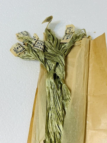 Antique Belding Bros FILO FLOSS Embroidery Floss - Shade 1375~ ONE SINGLE SKEIN Cover