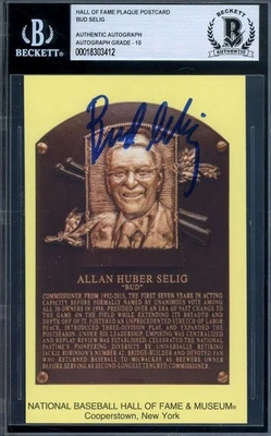 Bud Selig Gem Mint 10 Beckett BAS Signed Gold Hall of Fame Plaque Postcard Auto - Image 1 of 2